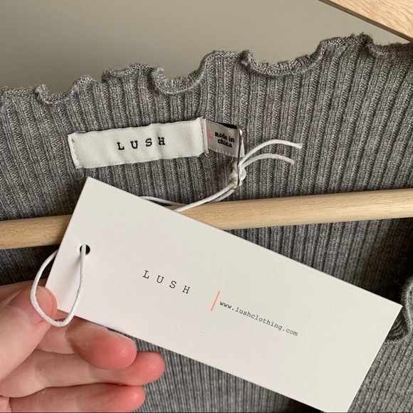 NWT Lush Tie Front V-Neck Ribbed Top - Picture 8 of 10